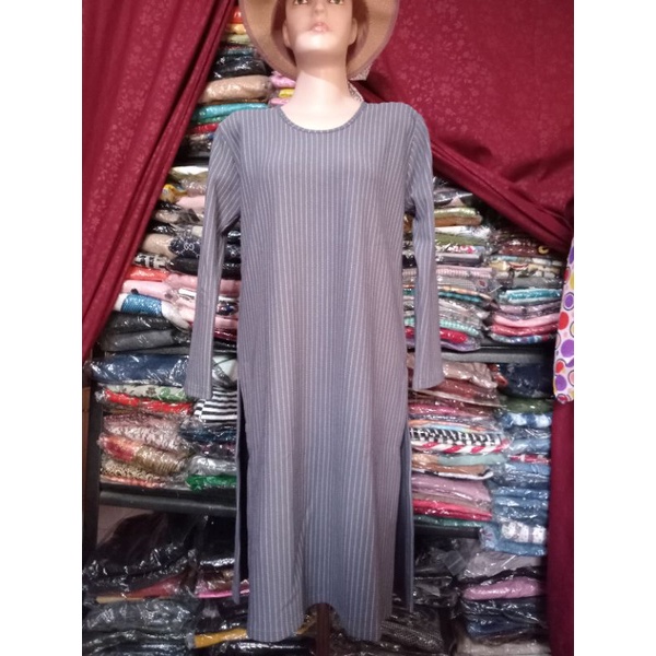 Tunik kaos warna abu tua salur