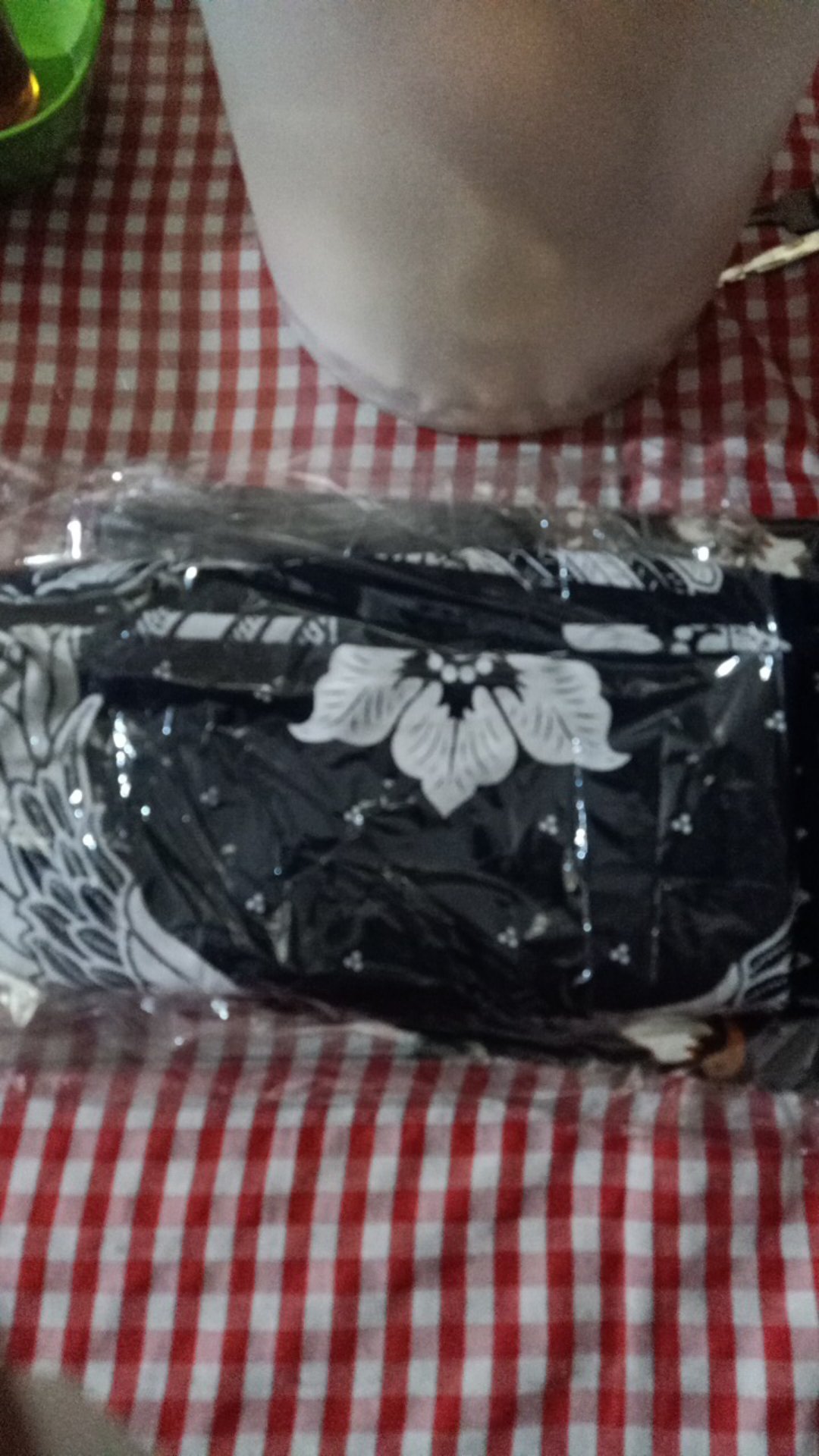 Kain Batik Solo Motif Burung Elang Bintang Warna Putih