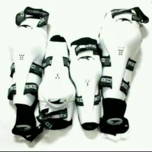 Deker Protector AXO ELBOW Pelindung Lutut Dan Siku Set Murah.