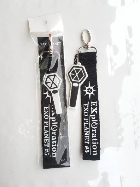 EXO PLANET 5 EXPLORATION STRAP NAME LANYARD ID KPOP KEYRING KEYCHAIN