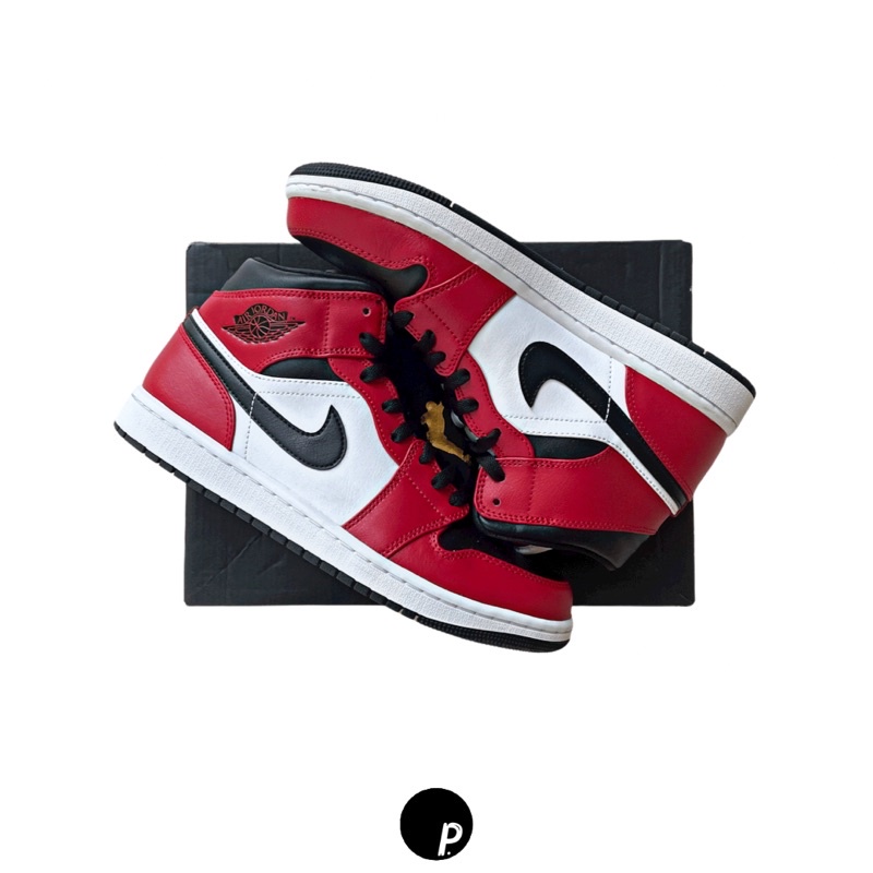 Air Jordan 1 Mid Chicago Black Toe