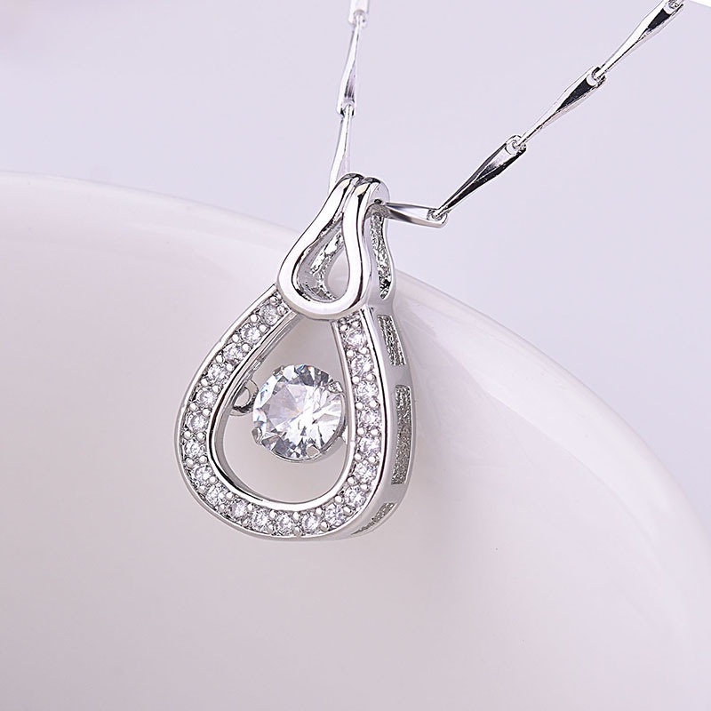 [Ready Stock]Fashion Inlaid Diamond Smart Pendant Silver Necklace