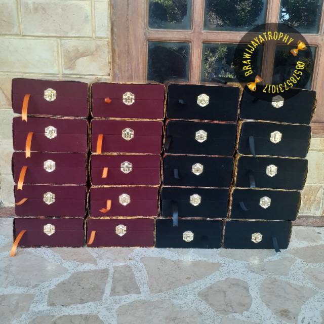 

BOX PLAKAT MURAH