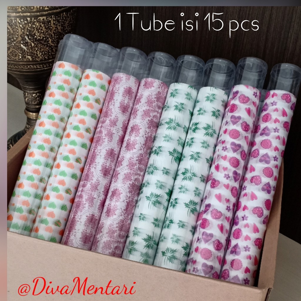 

Diva Greaseproof Paper (Wrap) Aneka Design Size 20 x 60 CM 26 GSM