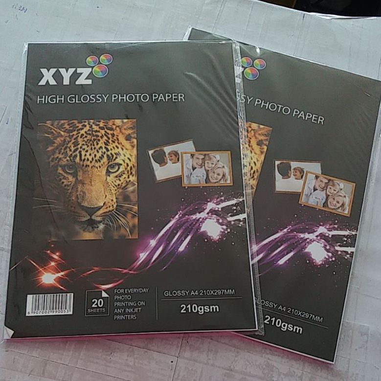 

Kertas Glossy / Kertas Photo 210 Gram Merk XYZ ukuran A4 (21 x 29,7) 1pak isi 20 Lembar