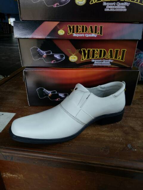 MANDIENS  Sepatu Pantoel Kulit Putih SJ180 Export Quality