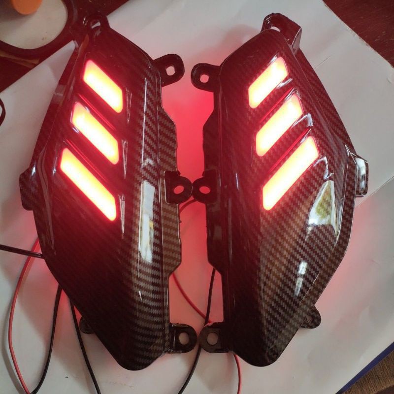 Cover Body/Pijakan body Nmax Karbon Lampu Led Pijakan Body Samping Nmax Karbon Zoro Lampu Led