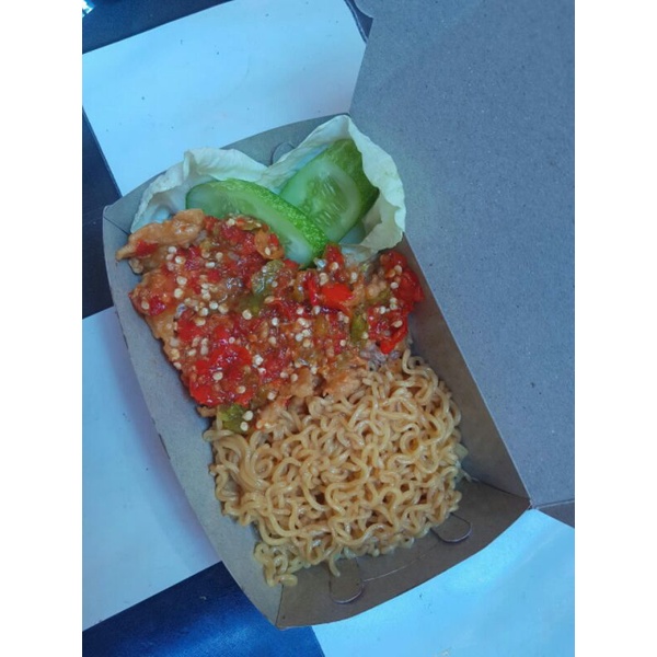 

mie goreng ayam geprek