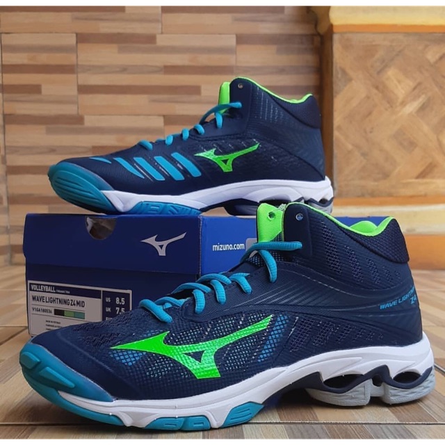Mizuno wave lightening z4 mid