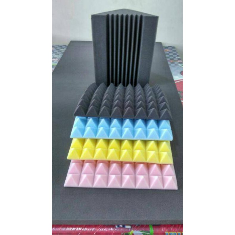 Busa Peredam Suara Model Piramid