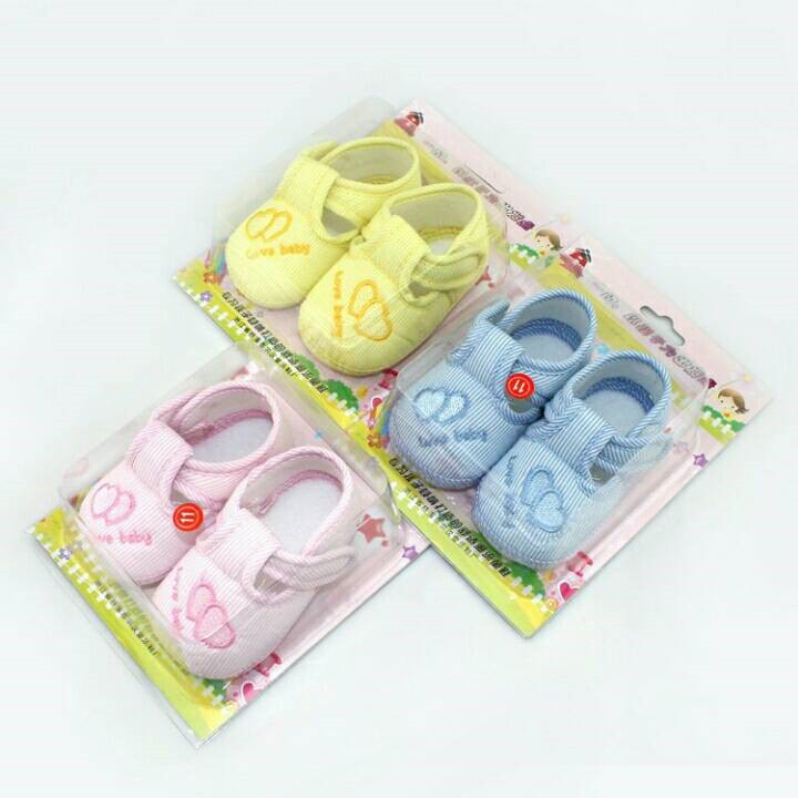 Sepatu bayi Prewalker Love Baby