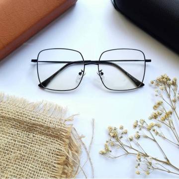 VIRAL/Kacamata Photocromic KOTAK Retro Vintage Fashion Wanita Berubah Warna Frame HIGH QUALITY
