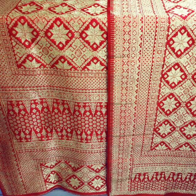 Songket tenun asli Palembang untuk pengantin