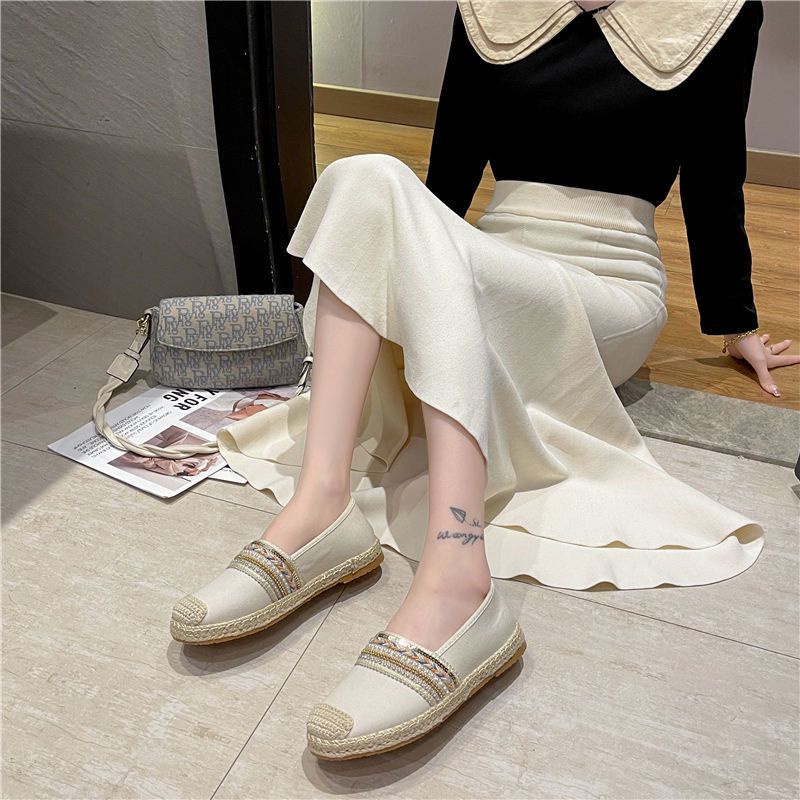 Sepatu Flat Wanita Import Trendy Korea Sepatu Slip-On Cewek Terbaru Style Fashionable