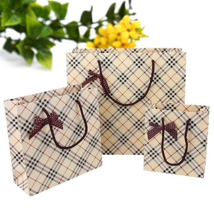 

Terlaris XL Kantong Goodie Bag / Kantong Kado Pita / Paperbag Fancy - pita polka