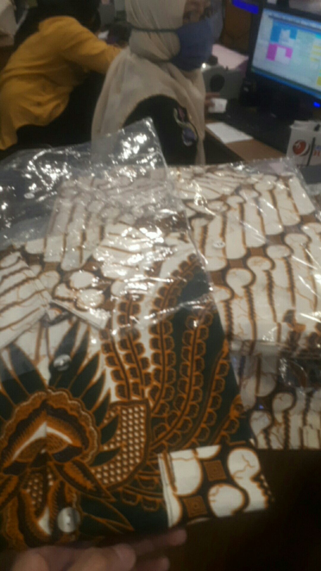 Maura Couple Sania Ruffle Batik Couple Keluarga Ori Motif Nusantara Hijau