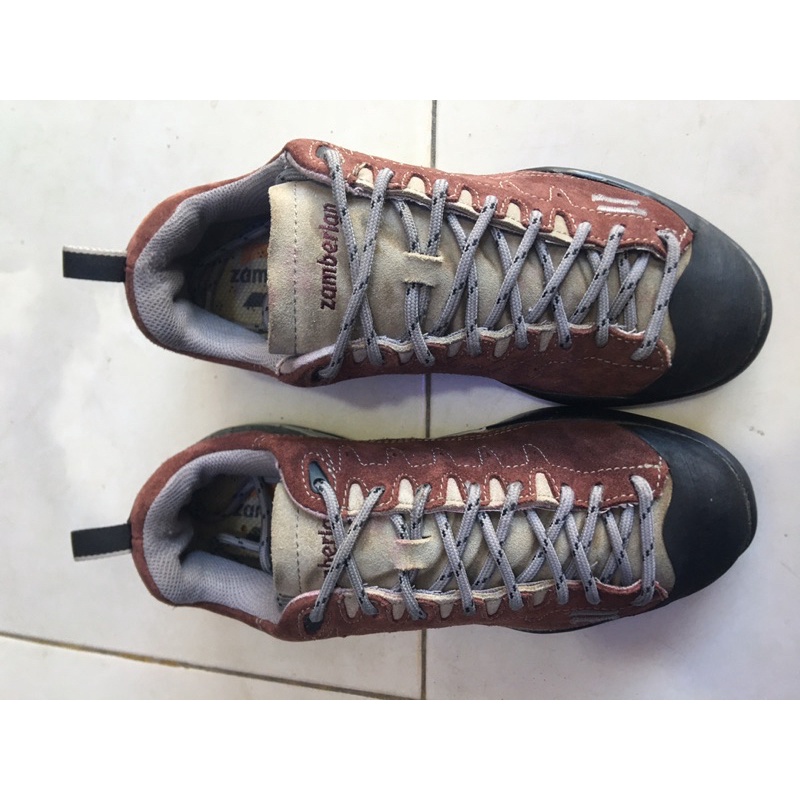 SEPATU ZAMBERLAND