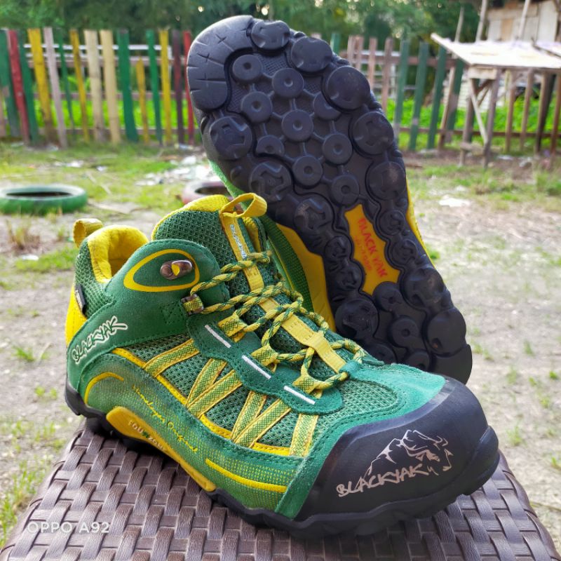 SEPATU OUTDOOR/SEPATU GUNUNG SECOND BLACK YAK