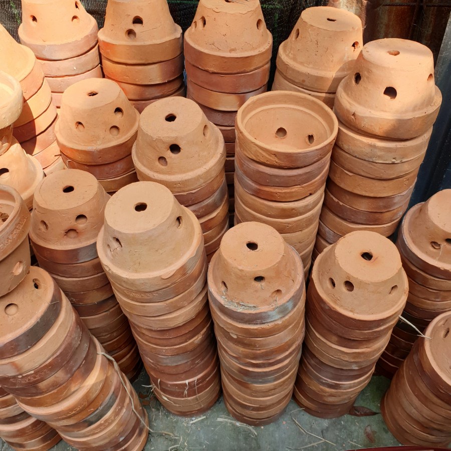 Pot Anggrek Tanah / pot anggrek tanah liat 15 cm GOJEK or GRAB ONLY