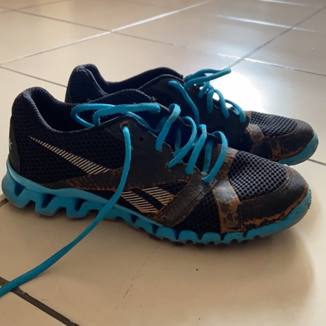 Sepatu Reebok BEKAS ukuran 37