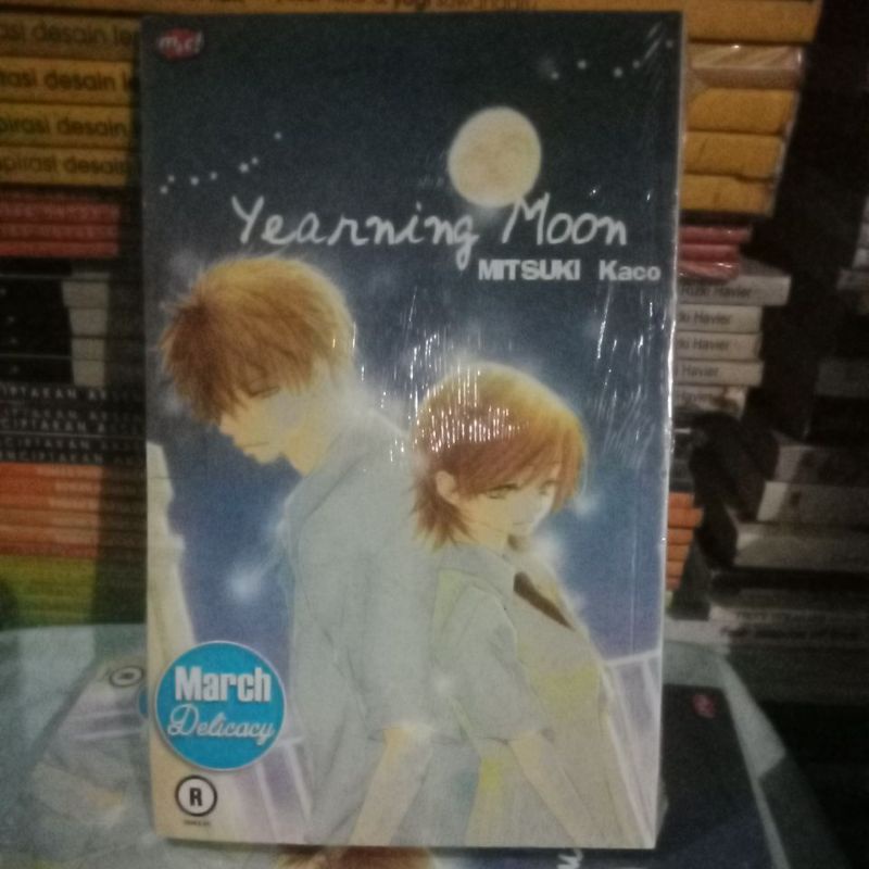 buku komik : Yearning Moon