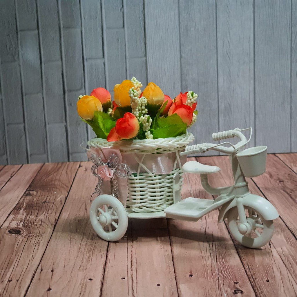 Bunga Pajangan Bunga Artifisial Pot Sepeda Dominasi Kuning