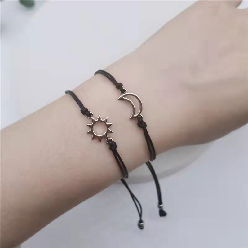 2pcs Gelang Pasangan Adjustable Desain Bulan Matahari Untuk Hadiah Teman