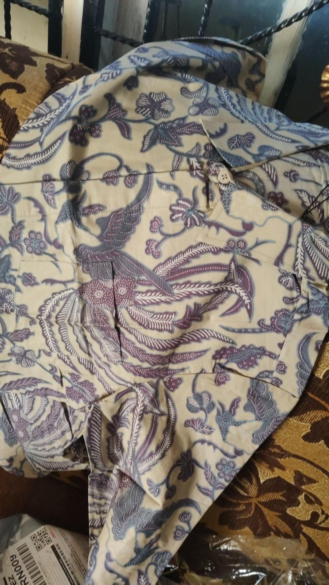 Kemeja Batik Pria Lengan Panjang Premium Bangau Two Tone Pagi Sore Cream Putih Tulang 725903 Cap 72