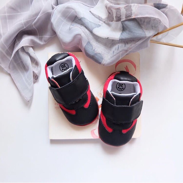 Jordan Black Red Baby to Toddler Prewalker Shoes - Sepatu Anak Bayi Laki Laki Stripe Lucu