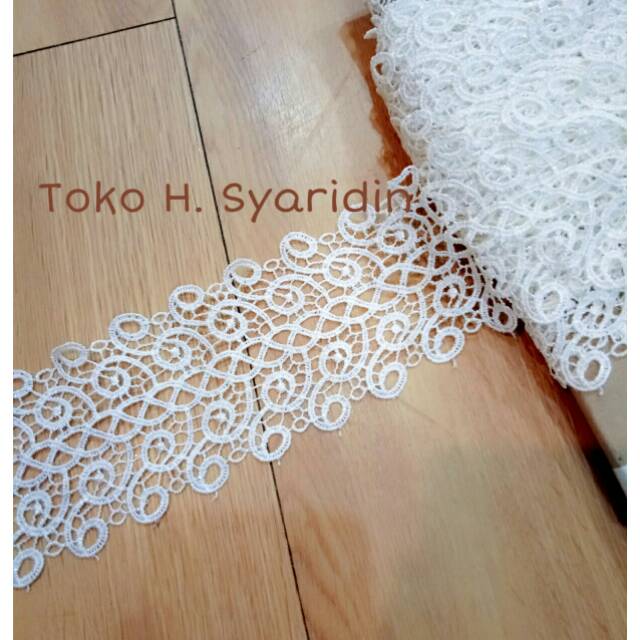 

Renda Vintage Broken White per meter / mt 32