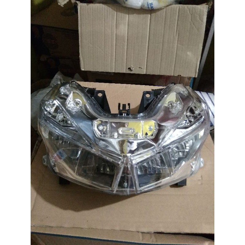 Reflektor depan vario 125/150 led old