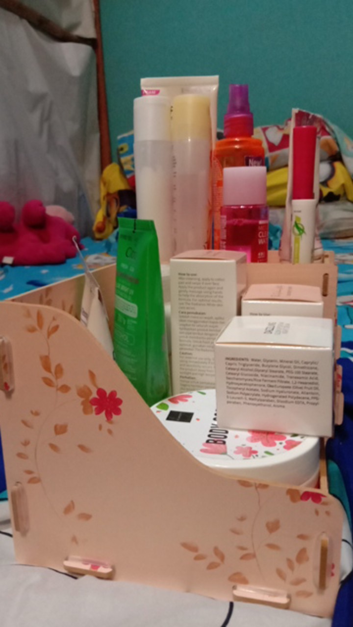 Rak Kosmetik Make Up Organizer Kotak / Wadah Tempat Meja Rias Makeup Serbaguna Multifungsi