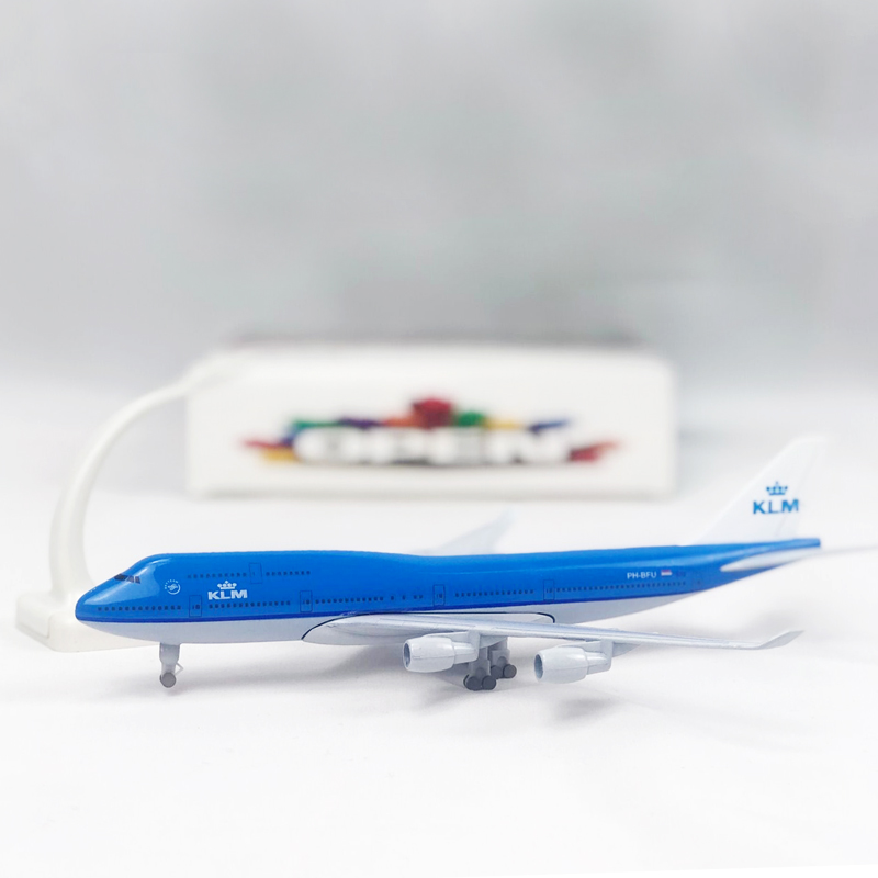 Simulasi Pesawat Terbang Dutch Airlines KLM Boeing B747 Bahan Logam Alloy Ukuran 20CM B747