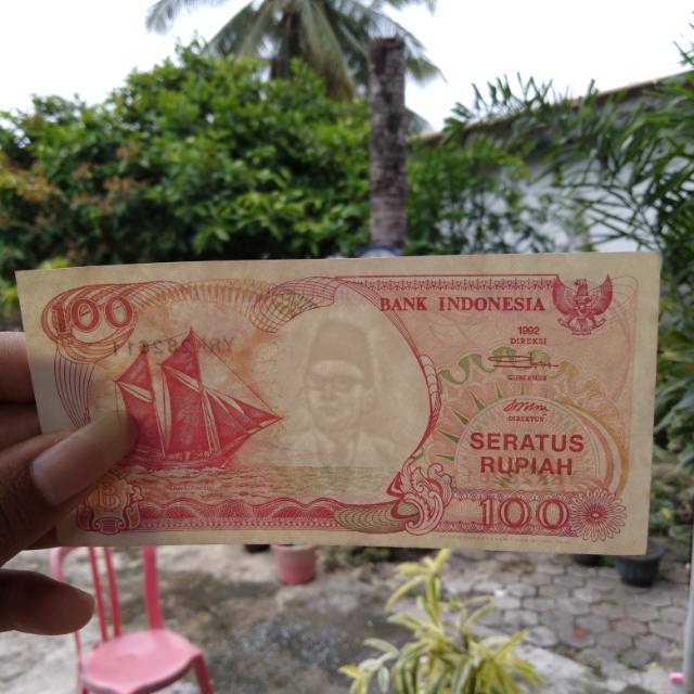 Uang lama 100 rupiah 1992