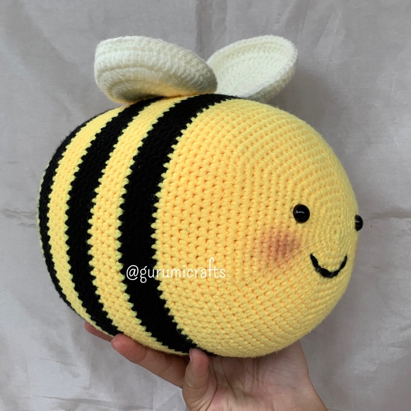 Amigurumi lebah / boneka rajut lebah