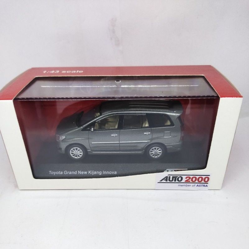 diecast mobil Toyota Innova barang langka
