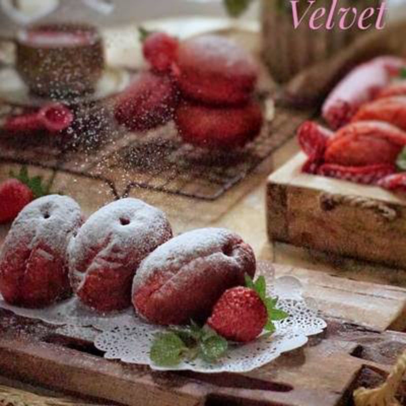 Donat Bomboloni red velvet Tiramisu Donuts srikaya doughnuts salju pandan homemade