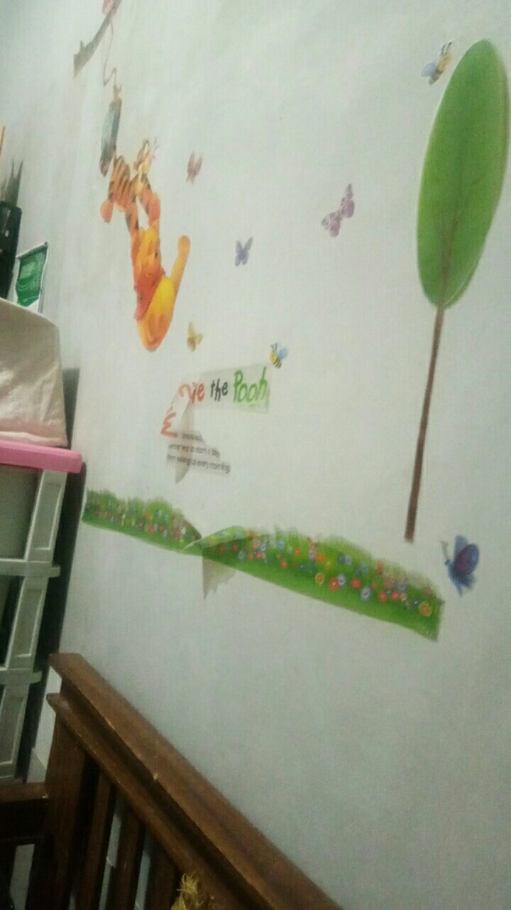 Ay842 Hanging Pooh Wall Sticker  Wallsticker 60x90