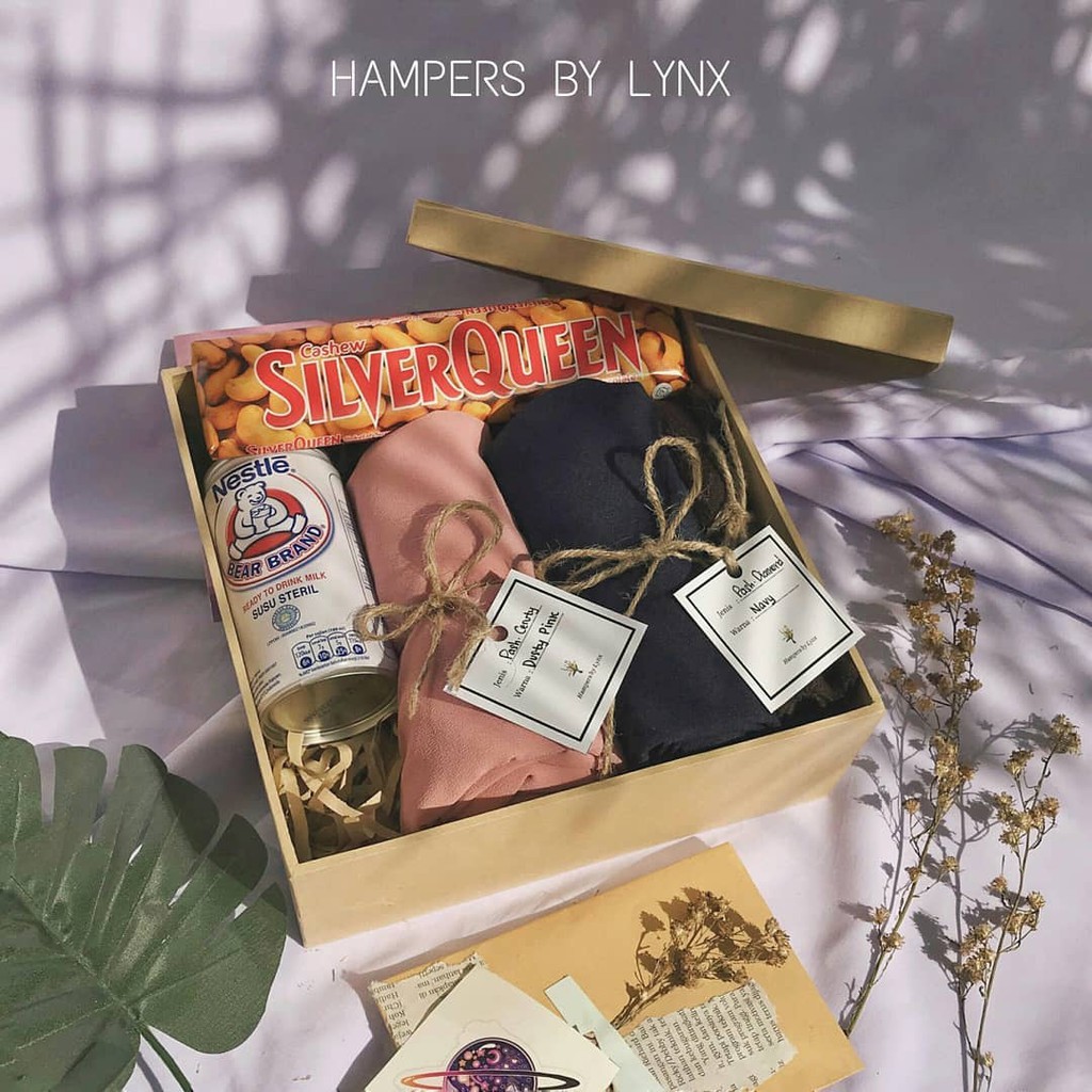 

HAMPRES HIJAb GIFT BOX - HAMPERS HIJAB PASHMINA + COKELAT + BEAR BRAND - KADO ULANG TAHUN - KADO WIS