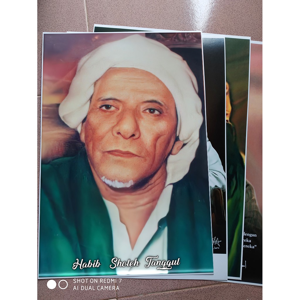

POSTER UKURAN A3+ HABIB SHOLEH TANGGUL 2 BAHAN ART PAPER 310GR TAJAM,TIDAK PECAH,AWET DIGITAL