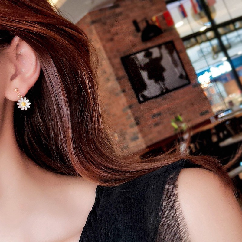 (YUZHU) Bayar Di Tempat Korea Simple Daisy Sun Flower Pendant Earrings anting