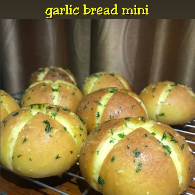 

Mini korean cream cheese garlic bread hits viral