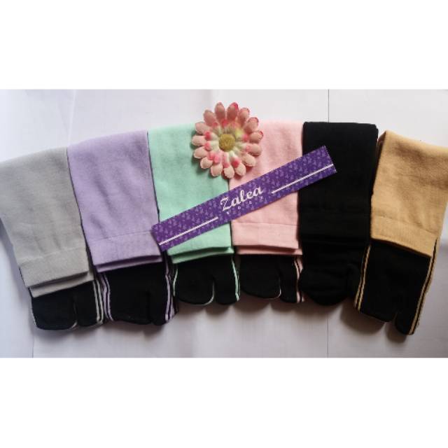 Kaos kaki jempol polos tapak hitam