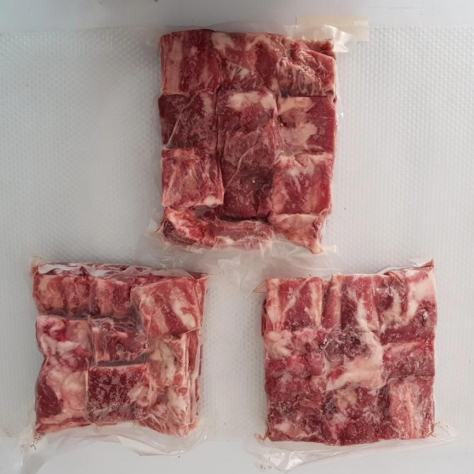 

MAKANAN BEKU / SPARE PORK RIBS IGA MURNI BAKUT BABI BALI POTONG 5X5 CM TULANG MUDA NON COD