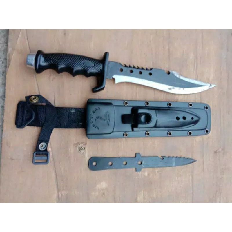 PISAU BELATI BERBURU KING COBRA