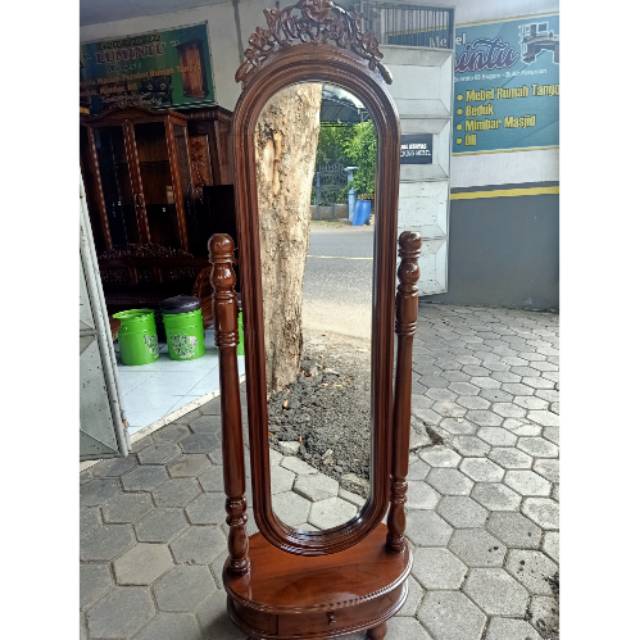 Kaca cermin single. Antik. Kaca rias. Meja rias