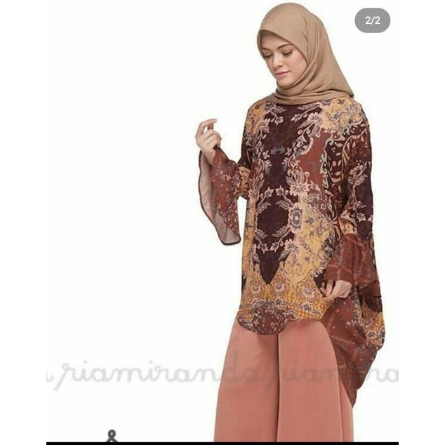 Ria Miranda Ajisaka Top