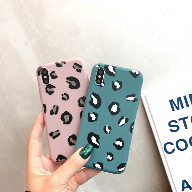 Casing Soft Case Motif Leopard untuk iPhone 6 / 6S / 7 / 8