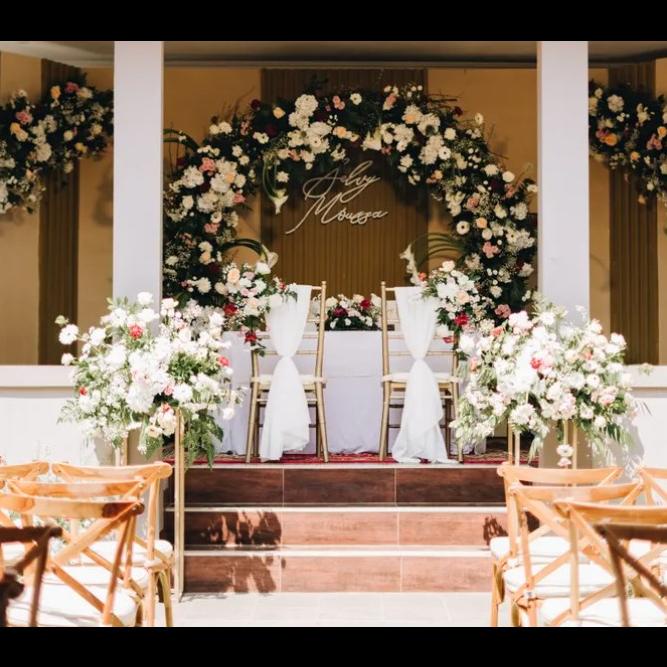 Backdrop lamaran Dekorasi akad rustic minimalis