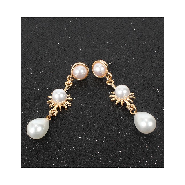 LRC Anting Tusuk Fashion Gold Sun Flower Drop Pearl Earrings F71768